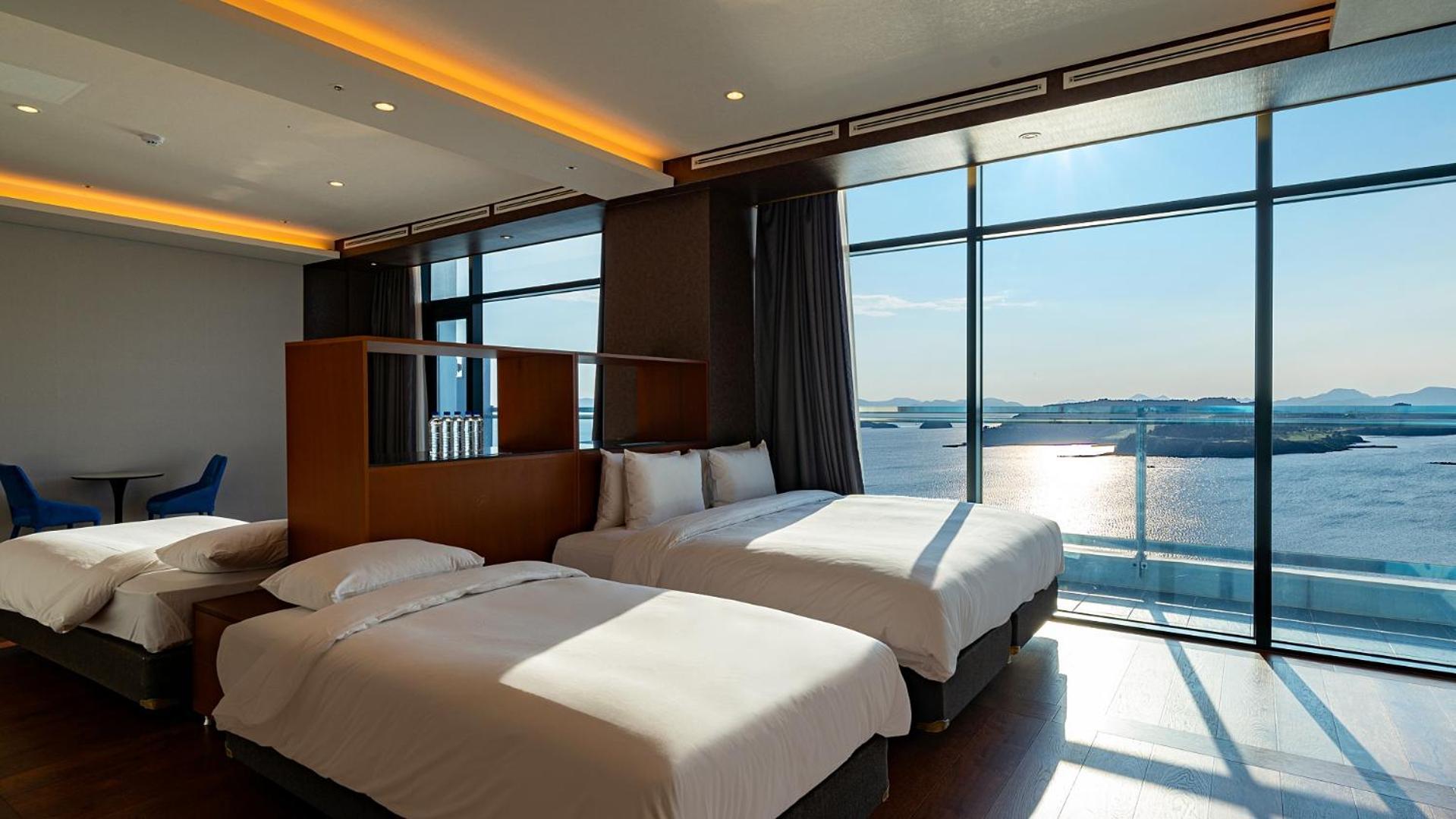 Hotel Jcs Yeosu Exterior photo