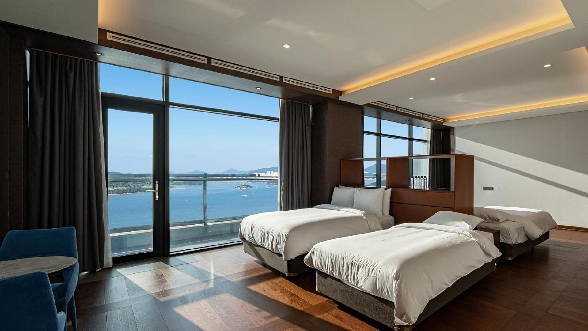 Hotel Jcs Yeosu Exterior photo